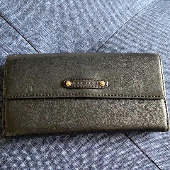 Michael Kors wallet - Picture 3 of 5